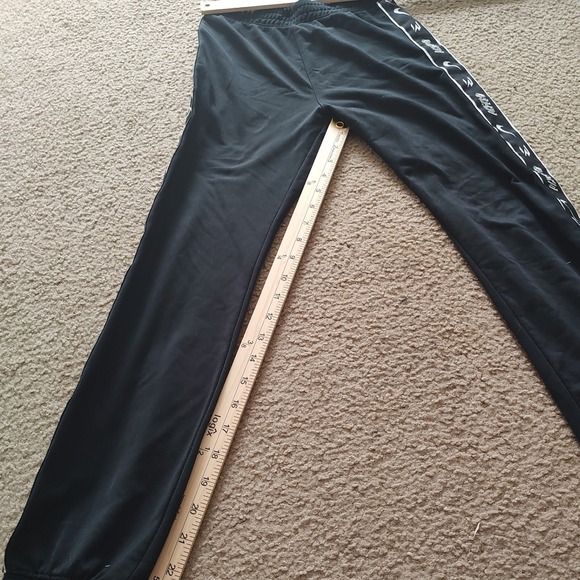 Nike Kids Black Jogger Sweatpants Athletic Logo Tape Casual Comfort Size M - Picture 6 of 6